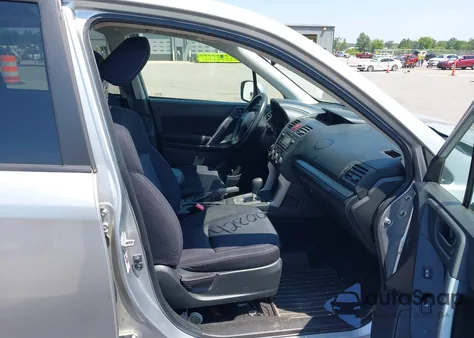 2015 Subaru Forester 2.5I Premium из США, поврежденный, VIN JF2SJADC2FH559593